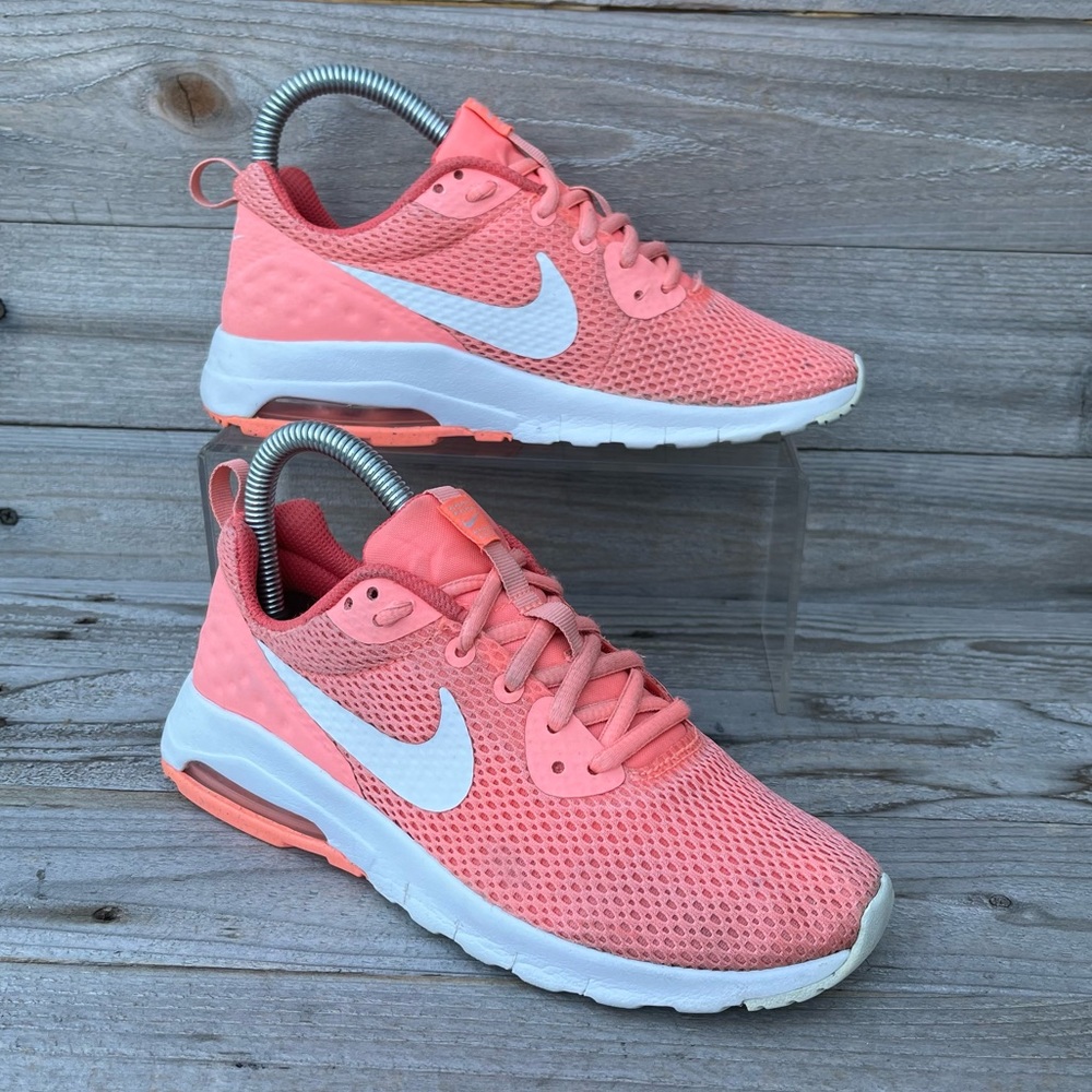 Nike Air Max Motion Sneakers